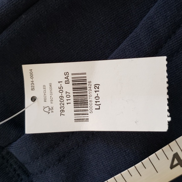 OLD NAVY Fleece Cargo Jogger Shorts (At Knee) - Large (10-12) - Picture 11 of 12